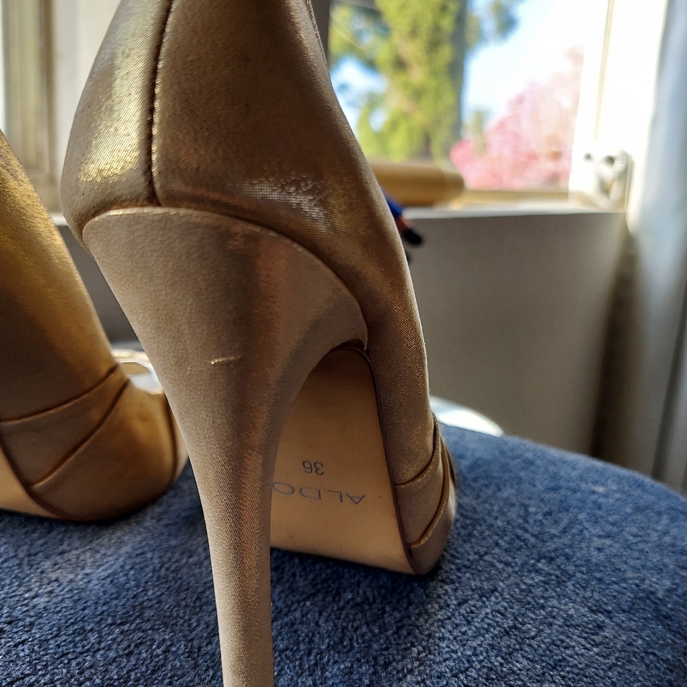 Gold Glittery Peeptoe Pumps - Aldo - Picture 7 of 8